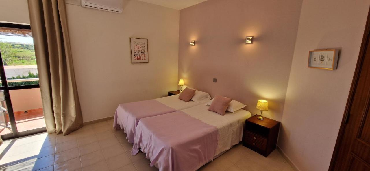 Casa Rosa Montes Hotel Praia Da Luz Exterior photo
